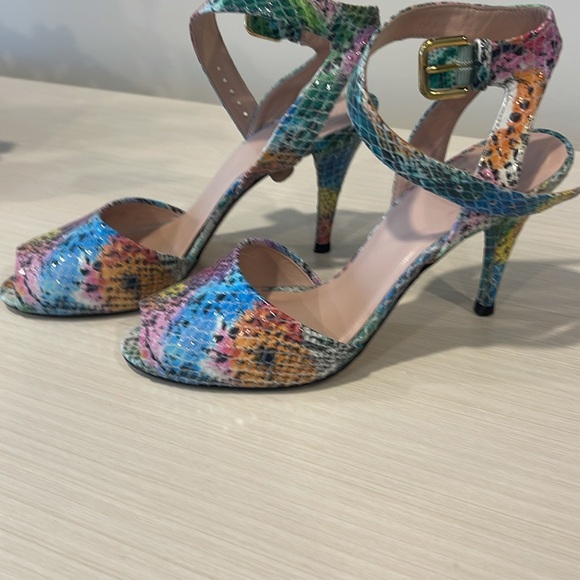 Stuart Weitzman Palette Python Heels - Picture 2 of 5